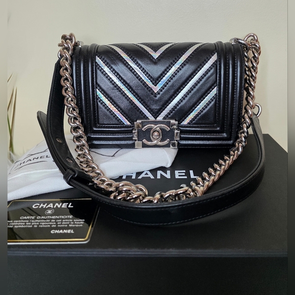 Chanel Black Chevron Leather Bag - Picture 1 of 16